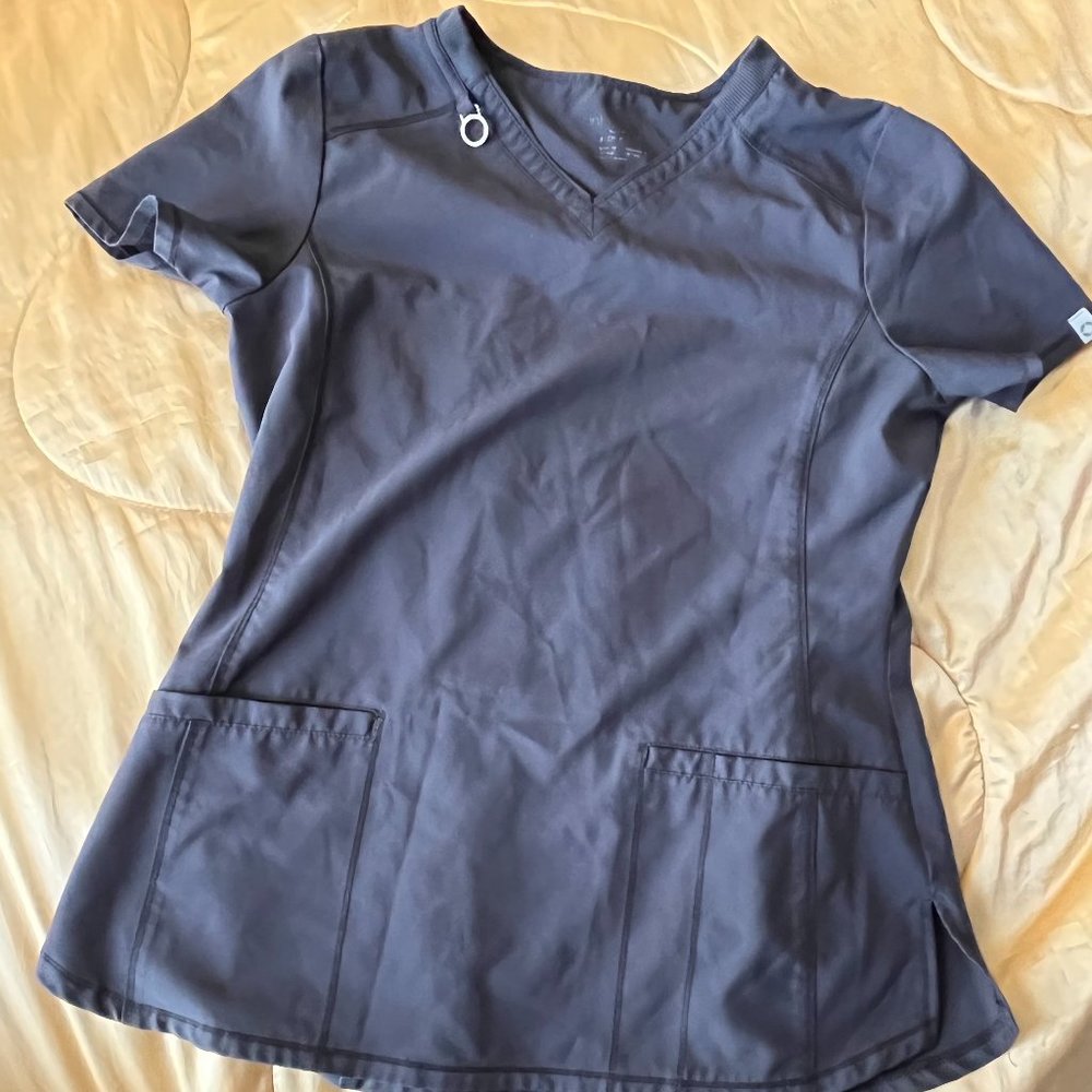 Cherokee Infinity 2 Pocket V-Neck Top (used)